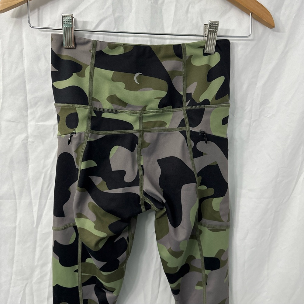 Zyia Active Camo Zipper Pocket Light n Tight 7/8 - Picture 15 of 15